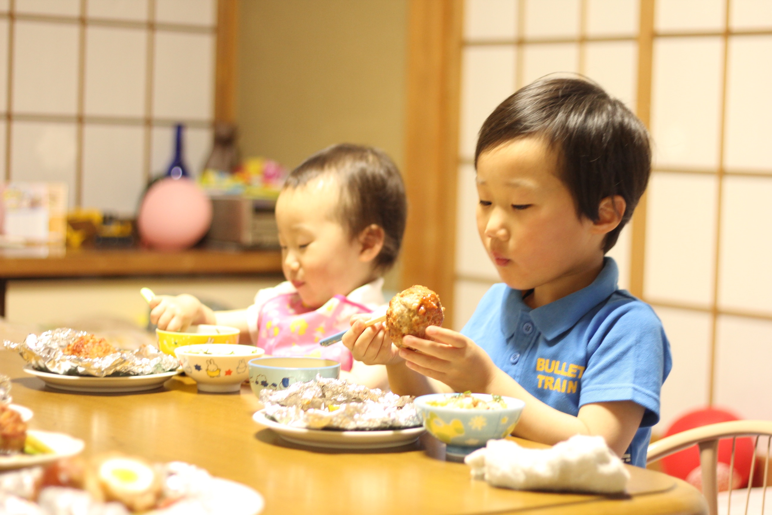 おひさまハンバーグをつくろう 絵本 なつのおとずれ より ものがたりごはん トピックス クルールとちぎ ママライフをハッピー カラフルに