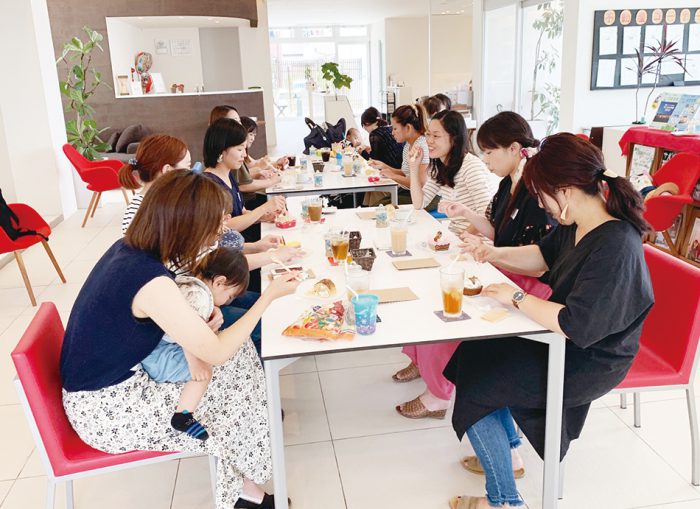 12月24日(火)ママのおしゃべりCAFE☆プレゼントが飛び出す!クリスマスクラッカーづくりミニ講座付 in宇都宮
